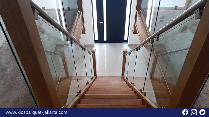 Ketahui 7 Desain Tangga di rumah Sempit yang Minim Budget dan Minim ruang! 3 desain tangga rumah sempit 2