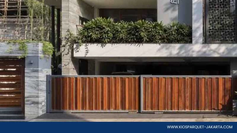 6 Jenis Kayu untuk Pagar yang Kuat dan Tahan Jamur 5 pagar kayu bengkirai