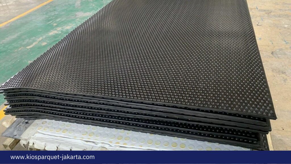 Apa itu Rubber Flooring? Cek 3 Jenis dan Manfaatnya Disini! 3 Rubber Flooring 4