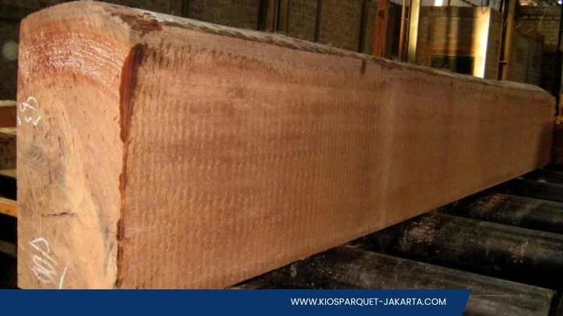Karakteristik Kayu keruing yang Berbeda Dengan Lainnya 3 tekstur dan warna kayu keruing